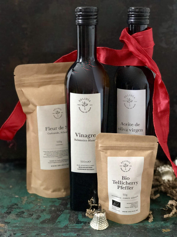 Delidia Weihnachtspaket mit Balsamico, Olivenöl, schwarzem Tellicherry-Pfeffer und Fleur de Sel