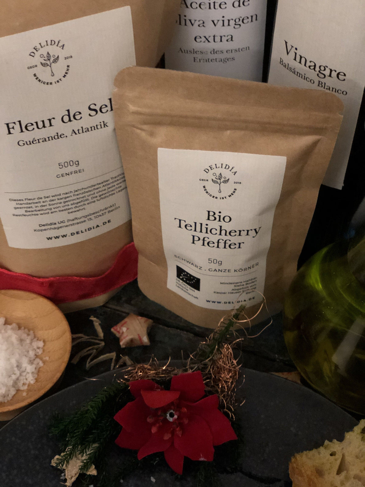 Weihnachtspaket Bündel Delidia / Kaspar Hauser Stiftung 