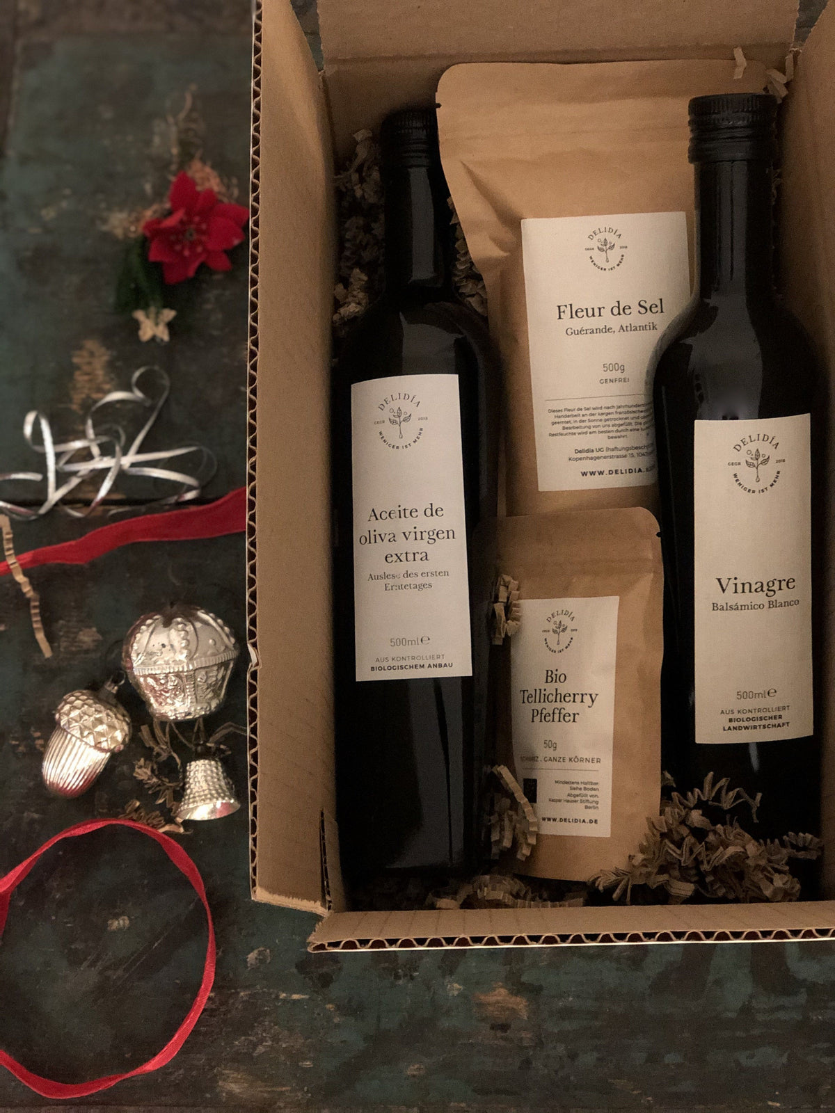 Weihnachtspaket Bündel Delidia / Kaspar Hauser Stiftung 